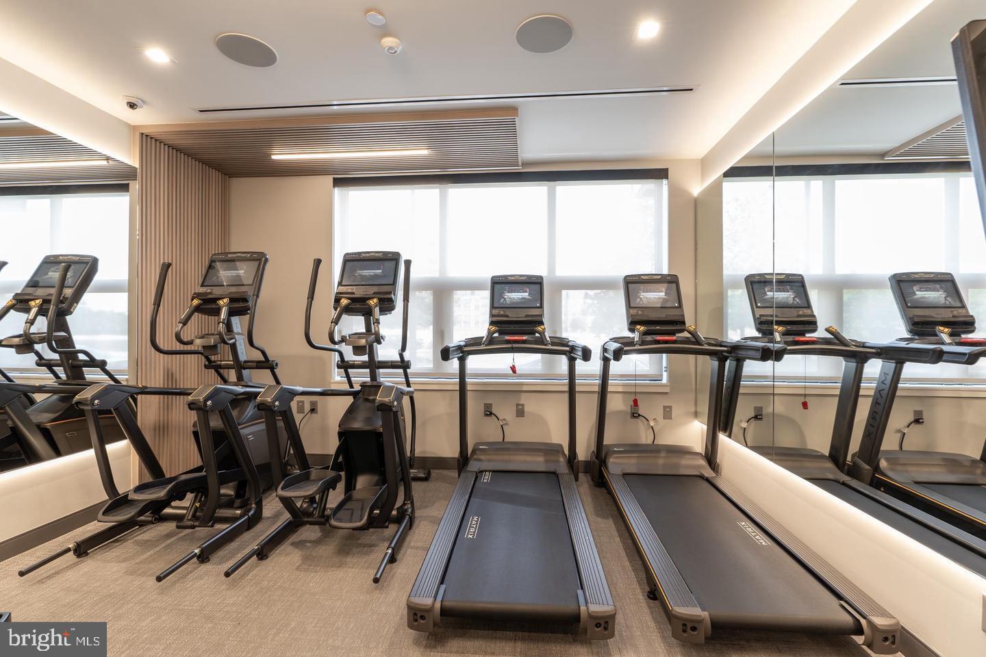 737 SWANN AVE #502, ALEXANDRIA, Virginia 22301, 2 Bedrooms Bedrooms, ,2 BathroomsBathrooms,Residential,For sale,737 SWANN AVE #502,VAAX2052962 MLS # VAAX2052962