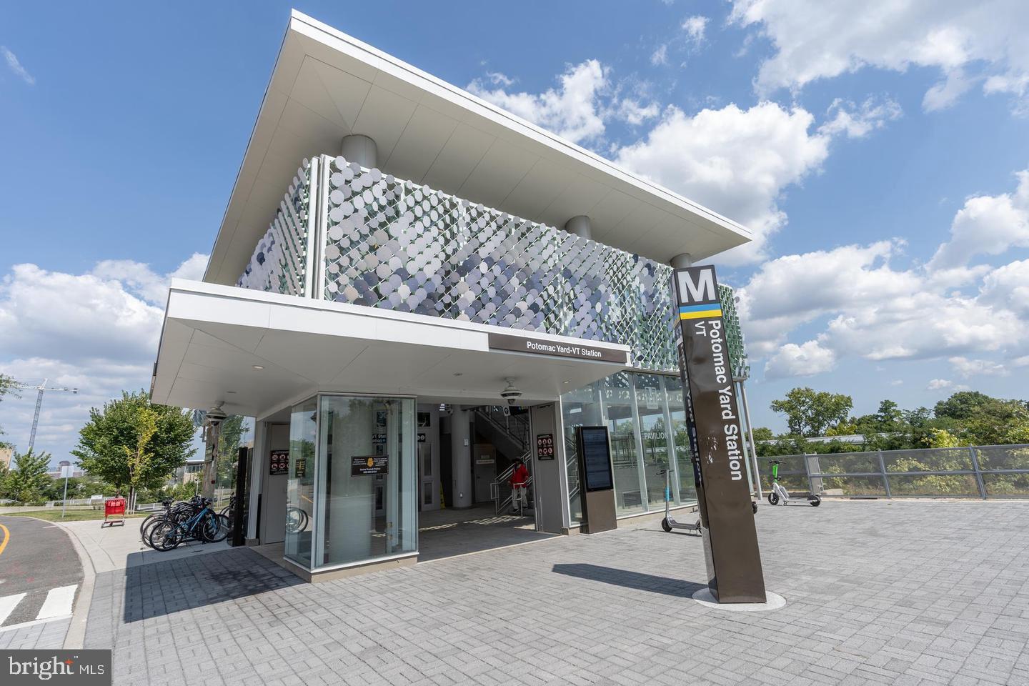 737 SWANN AVE #502, ALEXANDRIA, Virginia 22301, 2 Bedrooms Bedrooms, ,2 BathroomsBathrooms,Residential,For sale,737 SWANN AVE #502,VAAX2052962 MLS # VAAX2052962