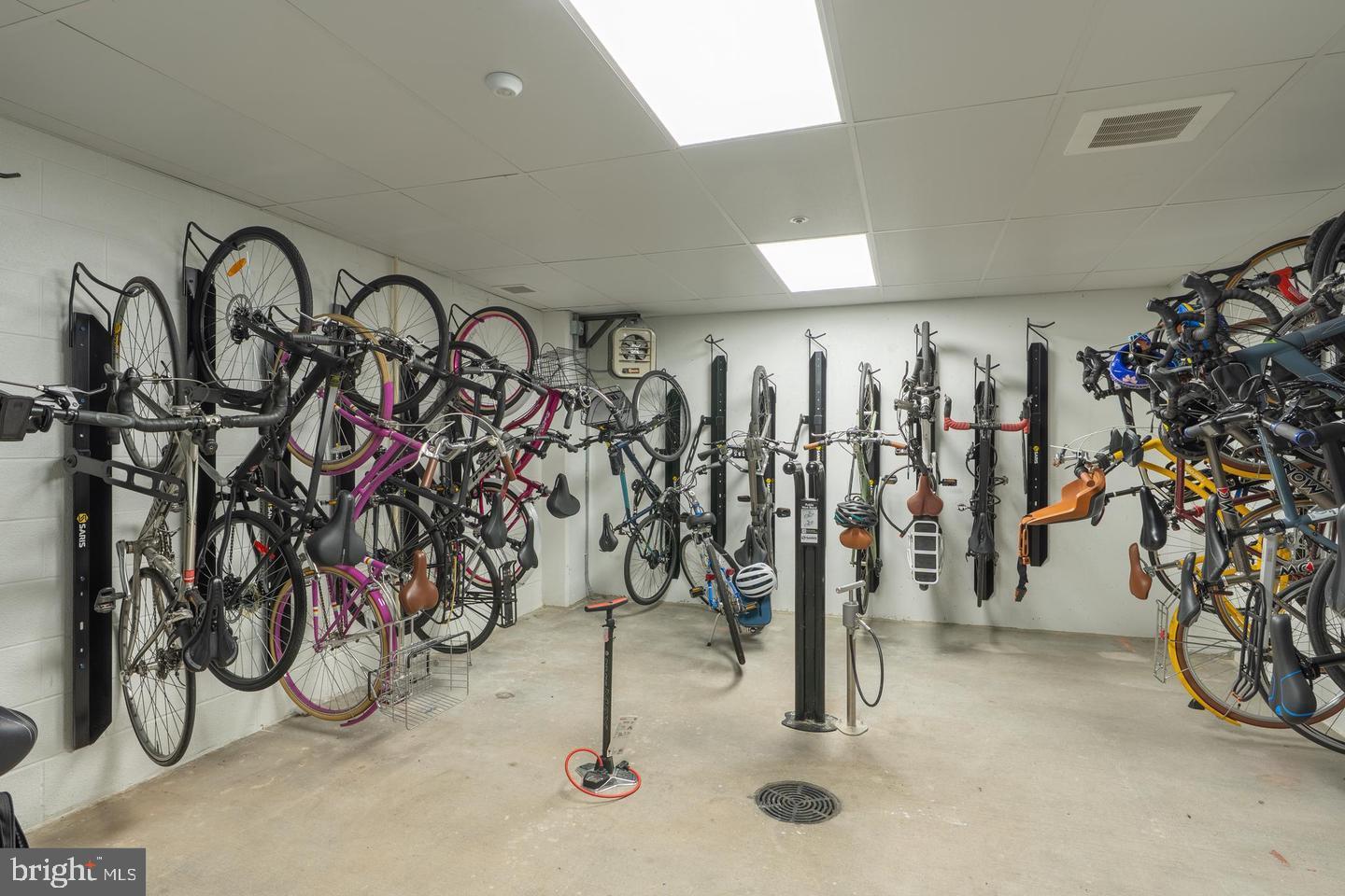 737 SWANN AVE #502, ALEXANDRIA, Virginia 22301, 2 Bedrooms Bedrooms, ,2 BathroomsBathrooms,Residential,For sale,737 SWANN AVE #502,VAAX2052962 MLS # VAAX2052962