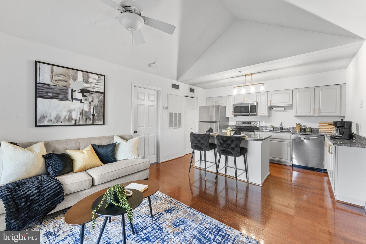 3302 WYNDHAM CIR #B, ALEXANDRIA, Virginia 22302, 1 Bedroom Bedrooms, ,1 BathroomBathrooms,Residential,For sale,3302 WYNDHAM CIR #B,VAAX2052972 MLS # VAAX2052972