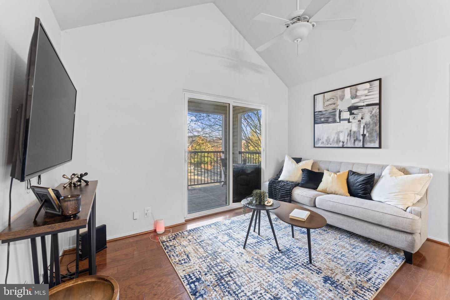 3302 WYNDHAM CIR #B, ALEXANDRIA, Virginia 22302, 1 Bedroom Bedrooms, ,1 BathroomBathrooms,Residential,For sale,3302 WYNDHAM CIR #B,VAAX2052972 MLS # VAAX2052972