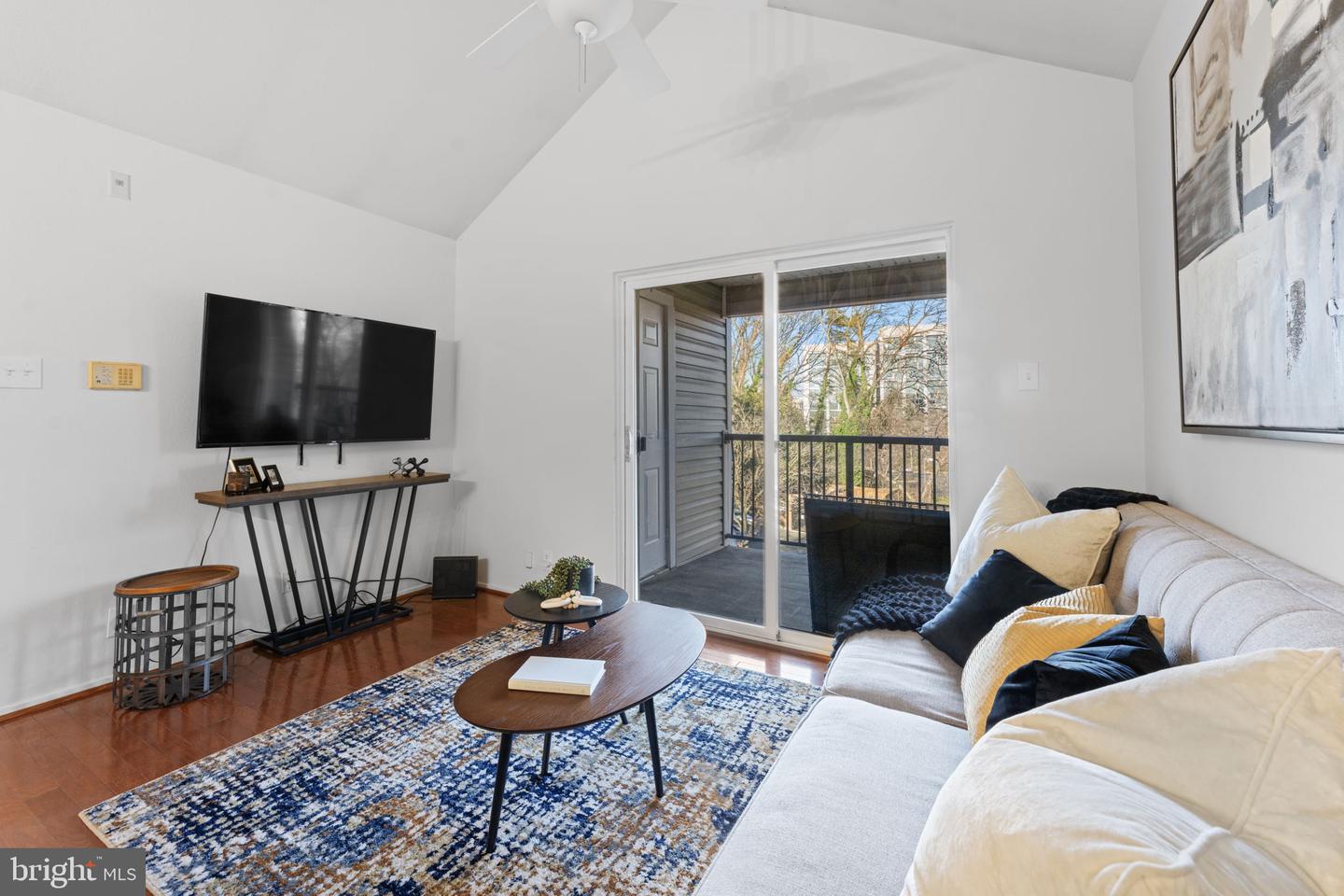 3302 WYNDHAM CIR #B, ALEXANDRIA, Virginia 22302, 1 Bedroom Bedrooms, ,1 BathroomBathrooms,Residential,For sale,3302 WYNDHAM CIR #B,VAAX2052972 MLS # VAAX2052972