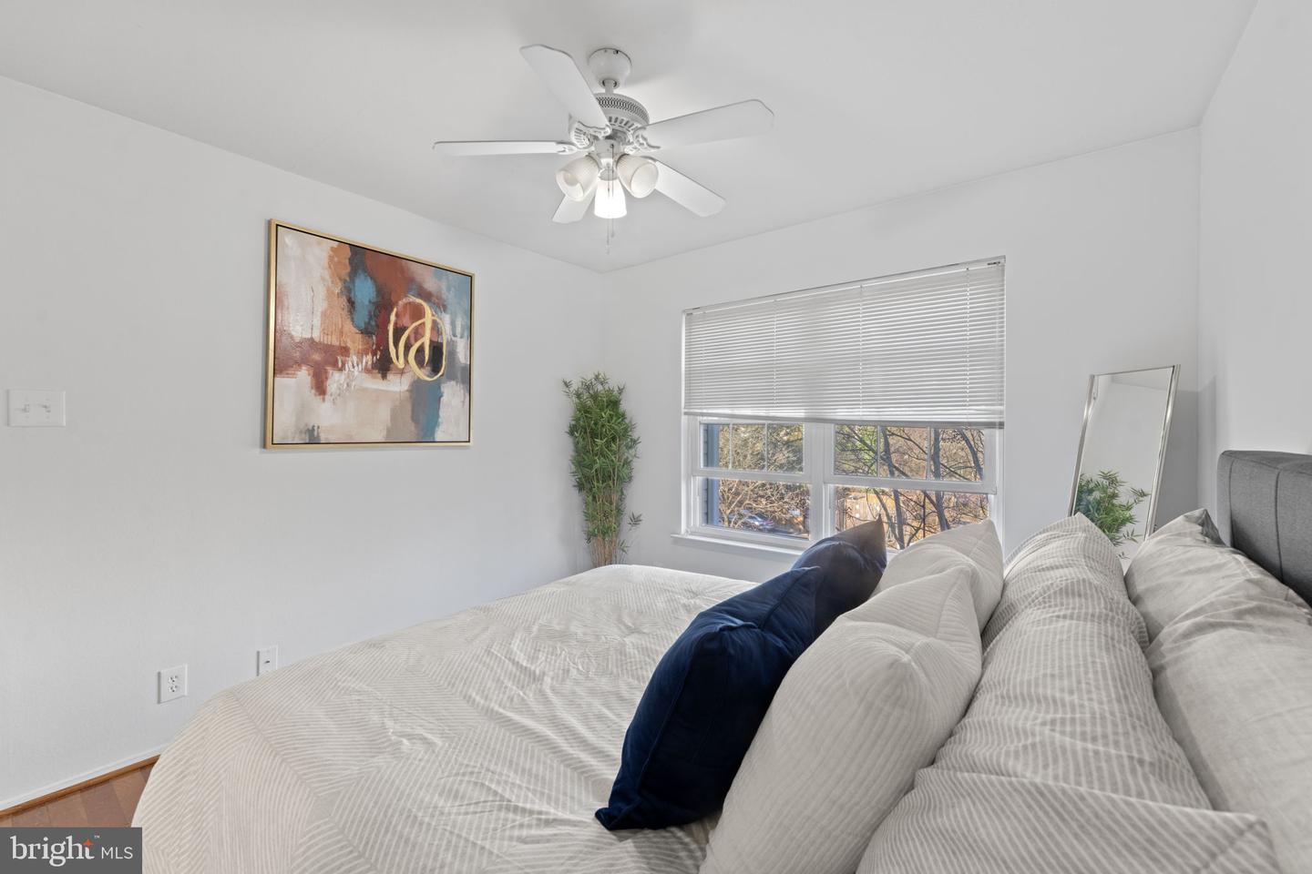 3302 WYNDHAM CIR #B, ALEXANDRIA, Virginia 22302, 1 Bedroom Bedrooms, ,1 BathroomBathrooms,Residential,For sale,3302 WYNDHAM CIR #B,VAAX2052972 MLS # VAAX2052972