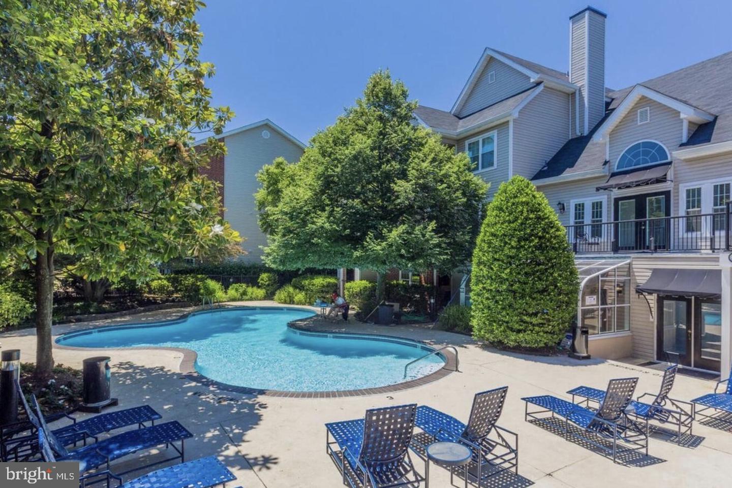 3302 WYNDHAM CIR #B, ALEXANDRIA, Virginia 22302, 1 Bedroom Bedrooms, ,1 BathroomBathrooms,Residential,For sale,3302 WYNDHAM CIR #B,VAAX2052972 MLS # VAAX2052972