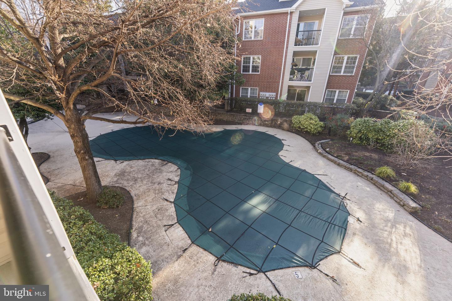 3302 WYNDHAM CIR #B, ALEXANDRIA, Virginia 22302, 1 Bedroom Bedrooms, ,1 BathroomBathrooms,Residential,For sale,3302 WYNDHAM CIR #B,VAAX2052972 MLS # VAAX2052972