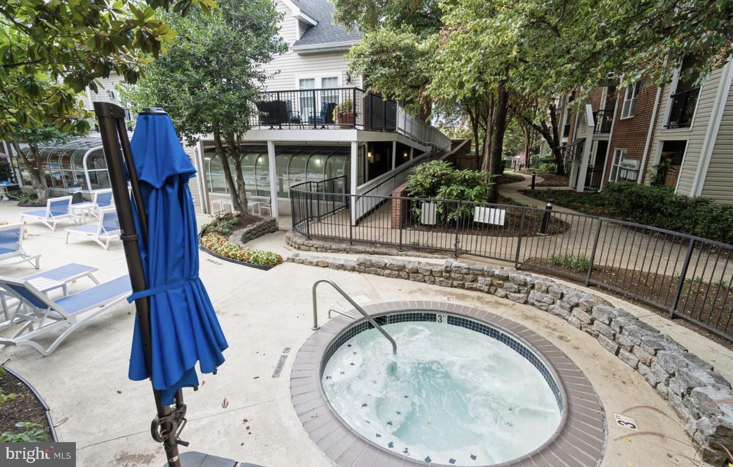 3302 WYNDHAM CIR #B, ALEXANDRIA, Virginia 22302, 1 Bedroom Bedrooms, ,1 BathroomBathrooms,Residential,For sale,3302 WYNDHAM CIR #B,VAAX2052972 MLS # VAAX2052972