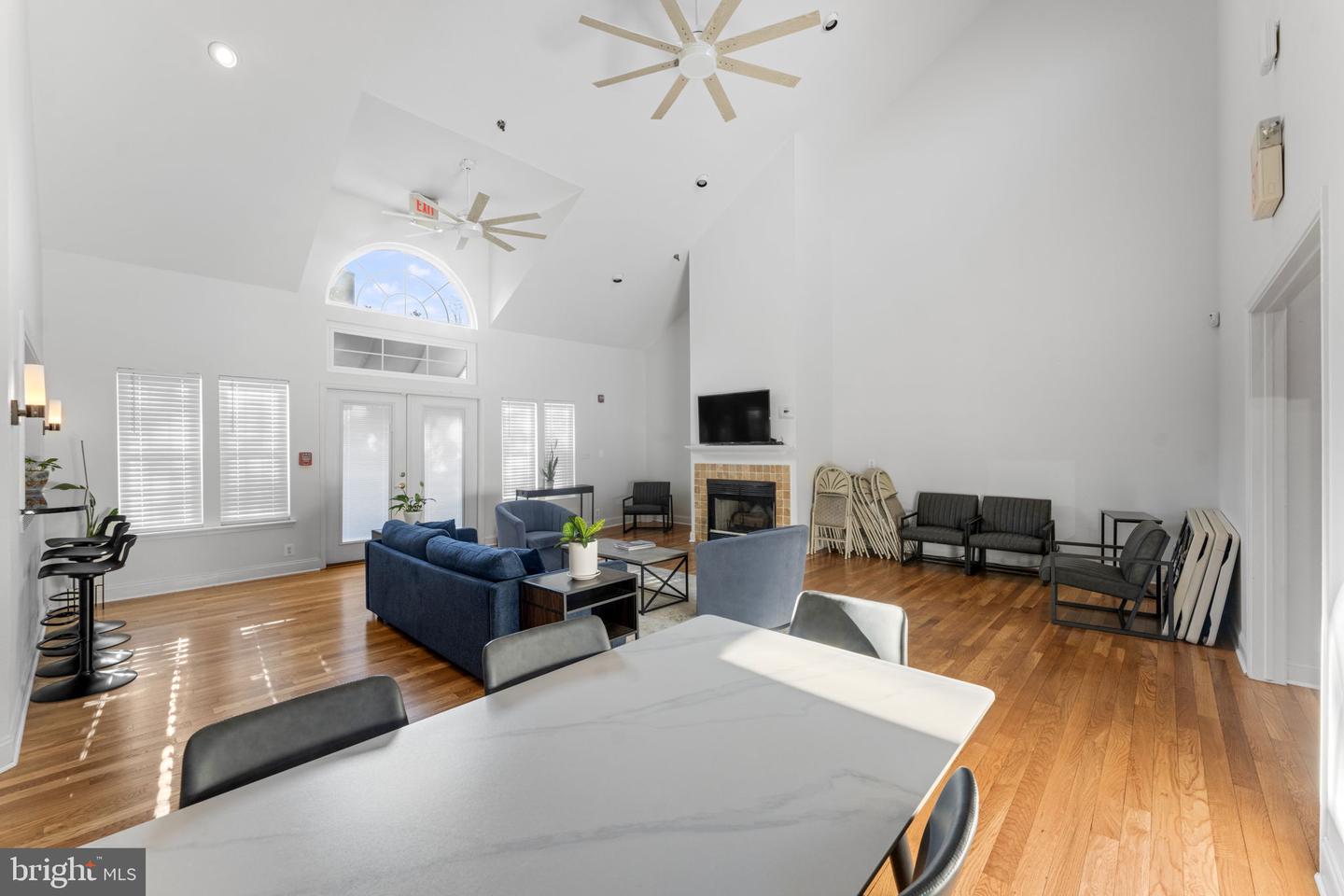 3302 WYNDHAM CIR #B, ALEXANDRIA, Virginia 22302, 1 Bedroom Bedrooms, ,1 BathroomBathrooms,Residential,For sale,3302 WYNDHAM CIR #B,VAAX2052972 MLS # VAAX2052972