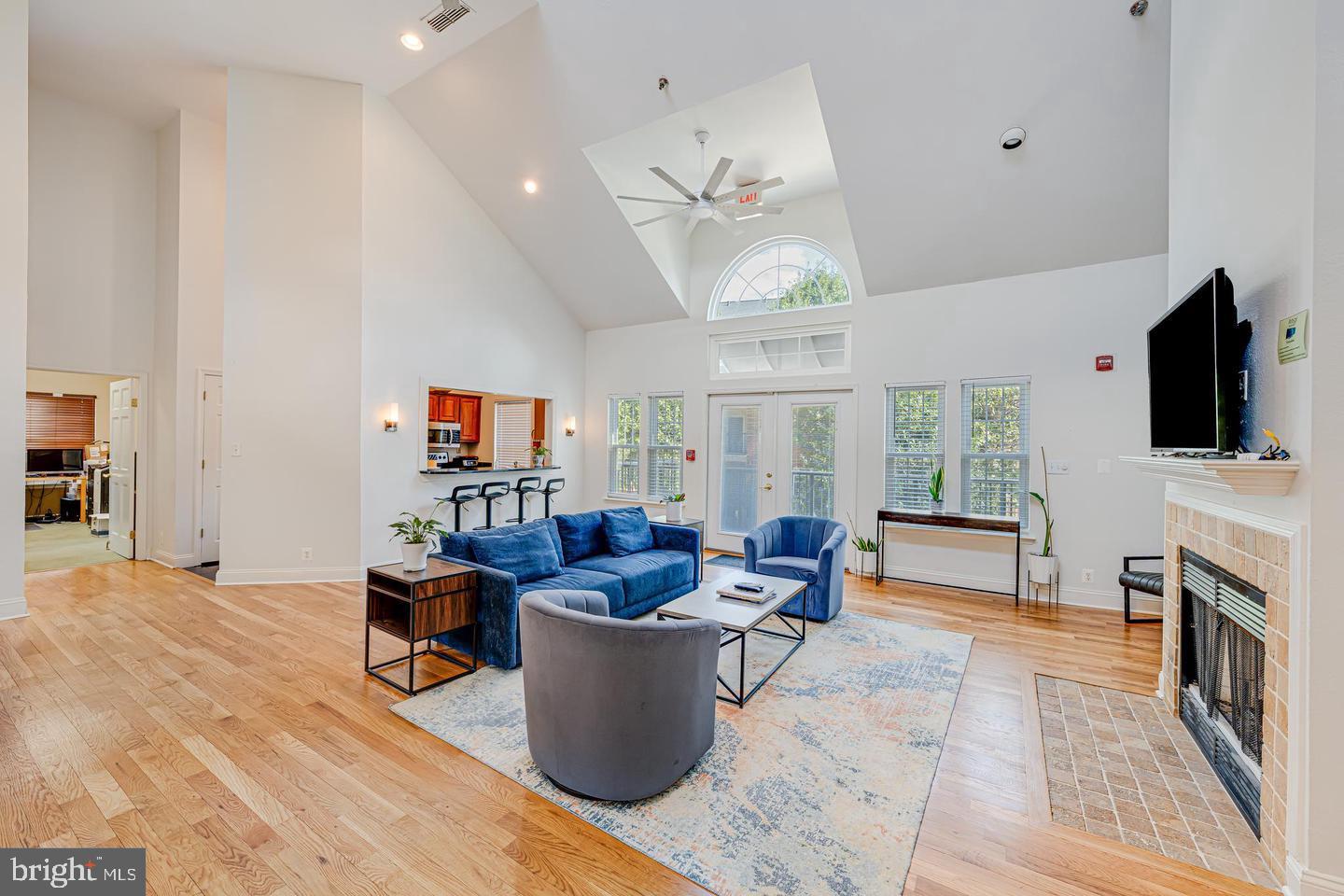 3302 WYNDHAM CIR #B, ALEXANDRIA, Virginia 22302, 1 Bedroom Bedrooms, ,1 BathroomBathrooms,Residential,For sale,3302 WYNDHAM CIR #B,VAAX2052972 MLS # VAAX2052972