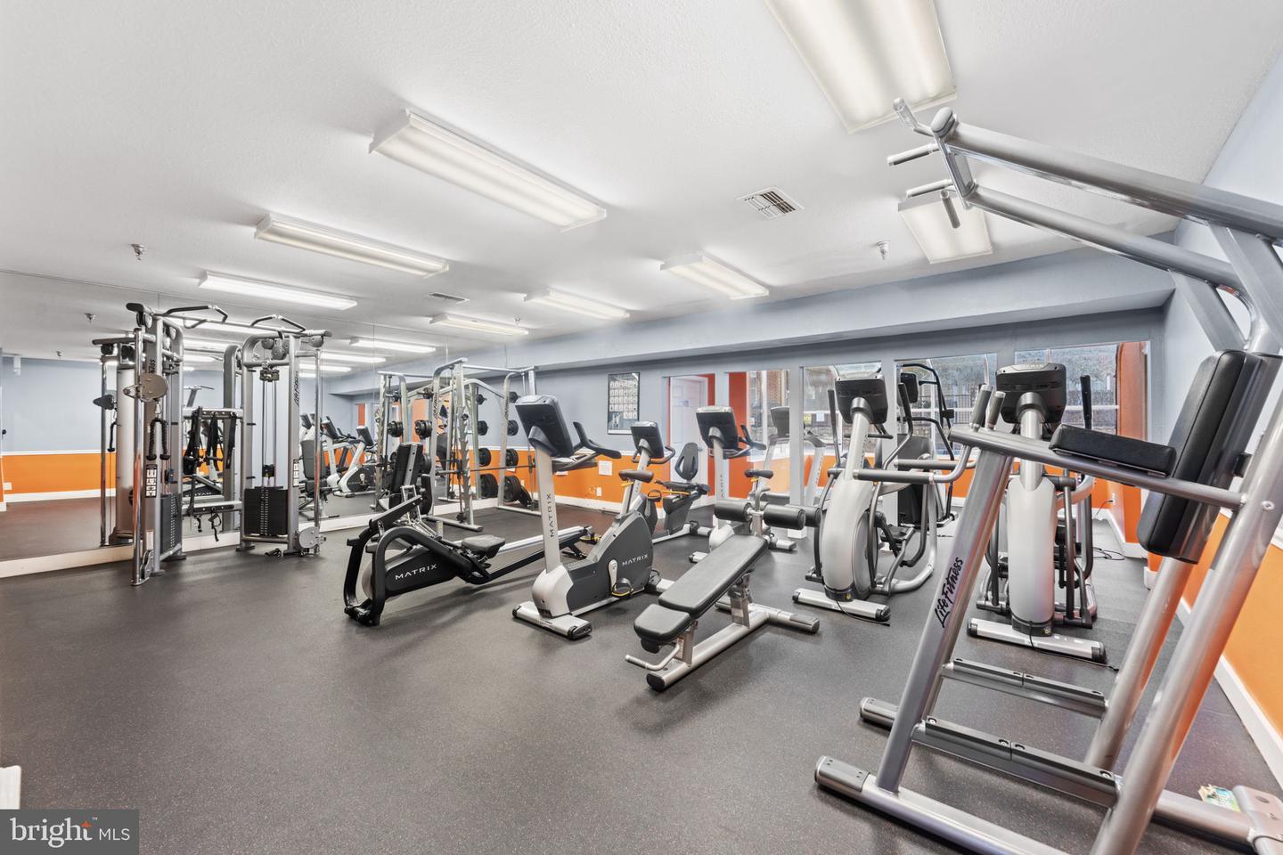 3302 WYNDHAM CIR #B, ALEXANDRIA, Virginia 22302, 1 Bedroom Bedrooms, ,1 BathroomBathrooms,Residential,For sale,3302 WYNDHAM CIR #B,VAAX2052972 MLS # VAAX2052972