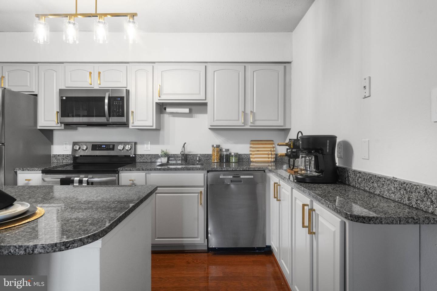 3302 WYNDHAM CIR #B, ALEXANDRIA, Virginia 22302, 1 Bedroom Bedrooms, ,1 BathroomBathrooms,Residential,For sale,3302 WYNDHAM CIR #B,VAAX2052972 MLS # VAAX2052972