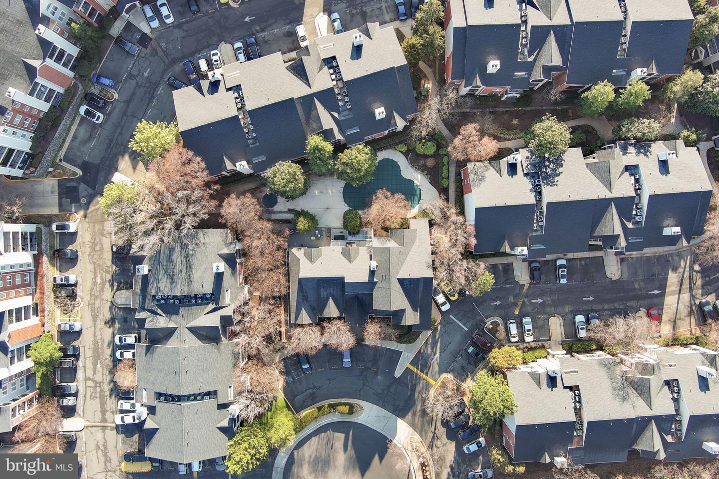 3302 WYNDHAM CIR #B, ALEXANDRIA, Virginia 22302, 1 Bedroom Bedrooms, ,1 BathroomBathrooms,Residential,For sale,3302 WYNDHAM CIR #B,VAAX2052972 MLS # VAAX2052972