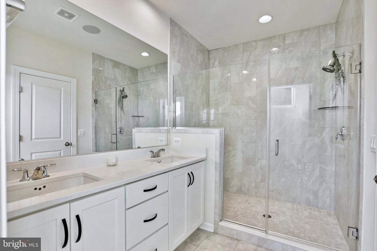 20305 SAVIN HILL DR, ASHBURN, Virginia 20147, 4 Bedrooms Bedrooms, ,3 BathroomsBathrooms,Residential,For sale,20305 SAVIN HILL DR,VALO2113614 MLS # VALO2113614