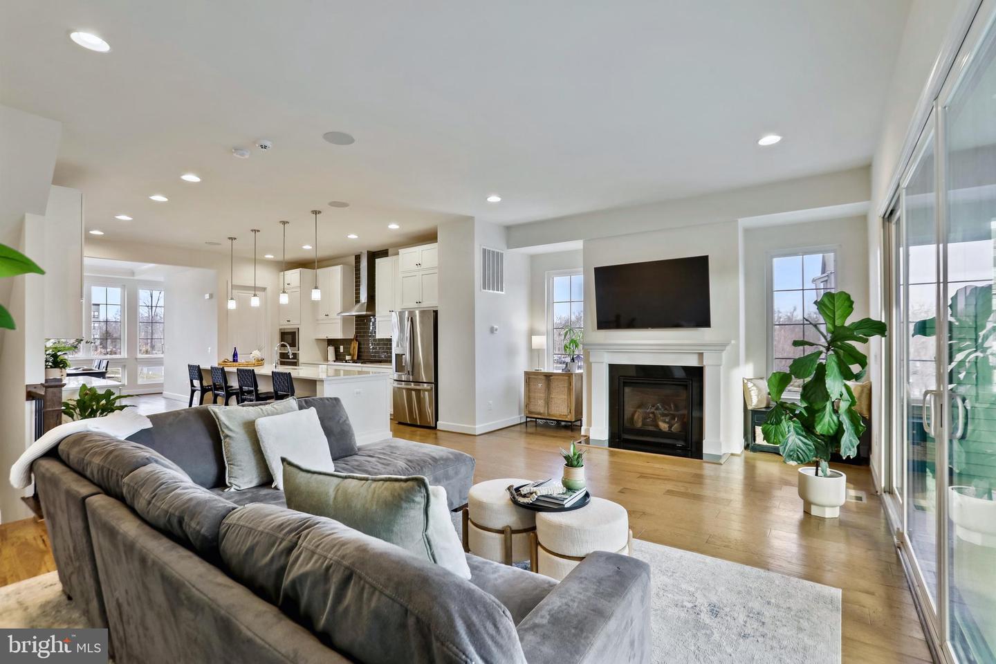 20305 SAVIN HILL DR, ASHBURN, Virginia 20147, 4 Bedrooms Bedrooms, ,3 BathroomsBathrooms,Residential,For sale,20305 SAVIN HILL DR,VALO2113614 MLS # VALO2113614