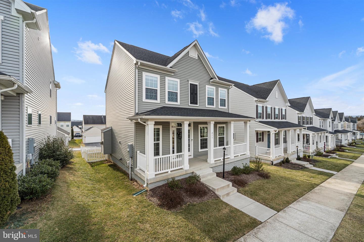 211 SHOE BUCKLE CT, STEPHENS CITY, Virginia 22655, 3 Bedrooms Bedrooms, ,3 BathroomsBathrooms,Residential,For sale,211 SHOE BUCKLE CT,VAFV2038804 MLS # VAFV2038804