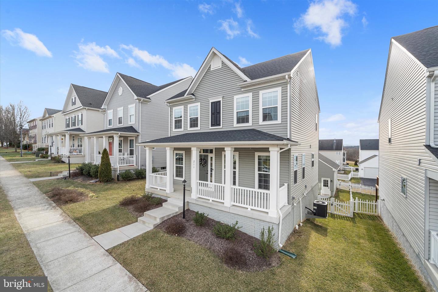 211 SHOE BUCKLE CT, STEPHENS CITY, Virginia 22655, 3 Bedrooms Bedrooms, ,3 BathroomsBathrooms,Residential,For sale,211 SHOE BUCKLE CT,VAFV2038804 MLS # VAFV2038804