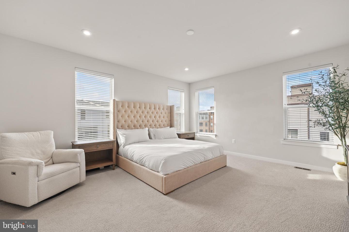 44483 WOLFHOUND SQ, ASHBURN, Virginia 20147, 3 Bedrooms Bedrooms, ,2 BathroomsBathrooms,Residential,For sale,44483 WOLFHOUND SQ,VALO2113688 MLS # VALO2113688