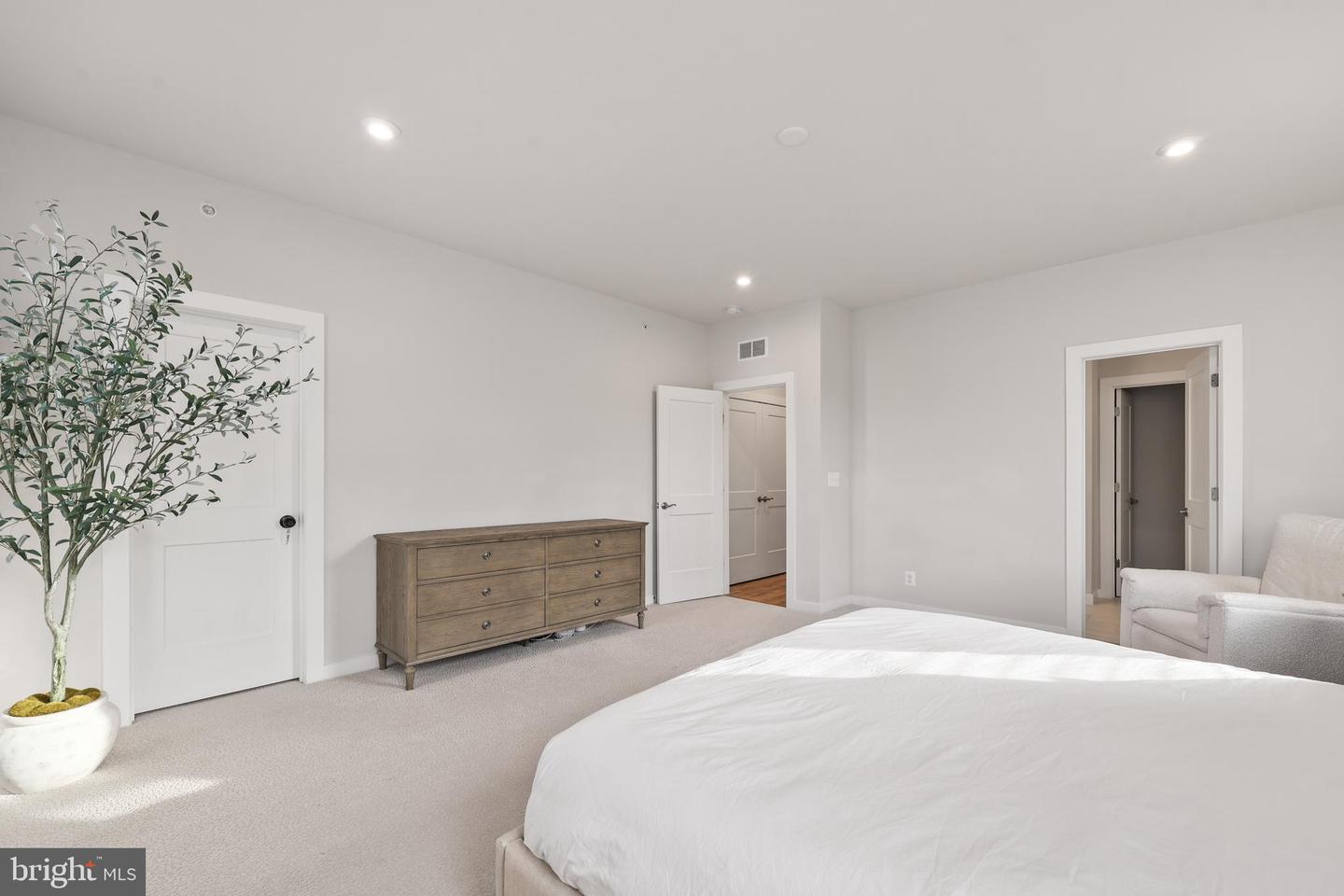 44483 WOLFHOUND SQ, ASHBURN, Virginia 20147, 3 Bedrooms Bedrooms, ,2 BathroomsBathrooms,Residential,For sale,44483 WOLFHOUND SQ,VALO2113688 MLS # VALO2113688