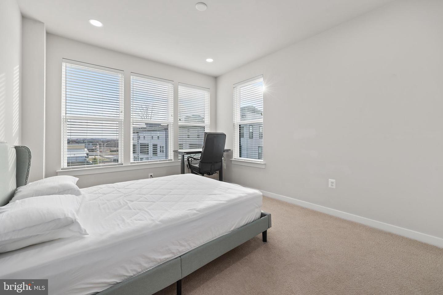 44483 WOLFHOUND SQ, ASHBURN, Virginia 20147, 3 Bedrooms Bedrooms, ,2 BathroomsBathrooms,Residential,For sale,44483 WOLFHOUND SQ,VALO2113688 MLS # VALO2113688