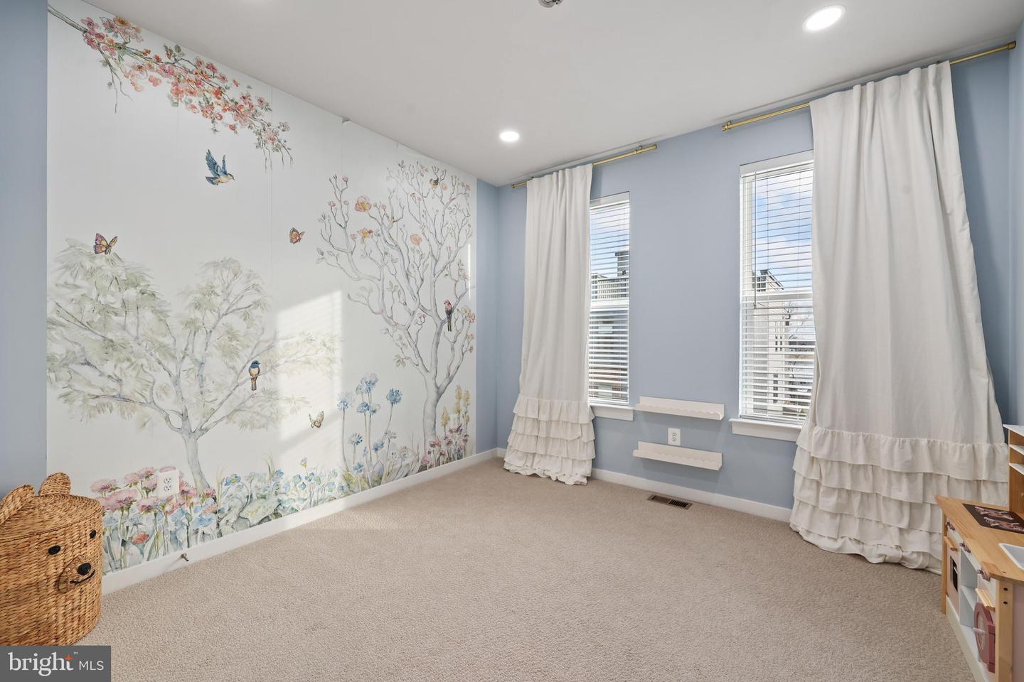 44483 WOLFHOUND SQ, ASHBURN, Virginia 20147, 3 Bedrooms Bedrooms, ,2 BathroomsBathrooms,Residential,For sale,44483 WOLFHOUND SQ,VALO2113688 MLS # VALO2113688