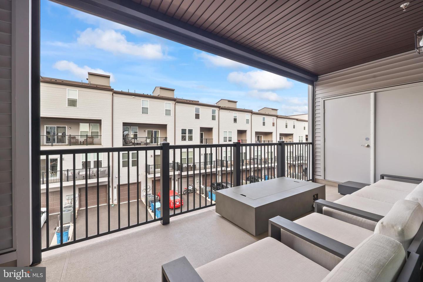 44483 WOLFHOUND SQ, ASHBURN, Virginia 20147, 3 Bedrooms Bedrooms, ,2 BathroomsBathrooms,Residential,For sale,44483 WOLFHOUND SQ,VALO2113688 MLS # VALO2113688