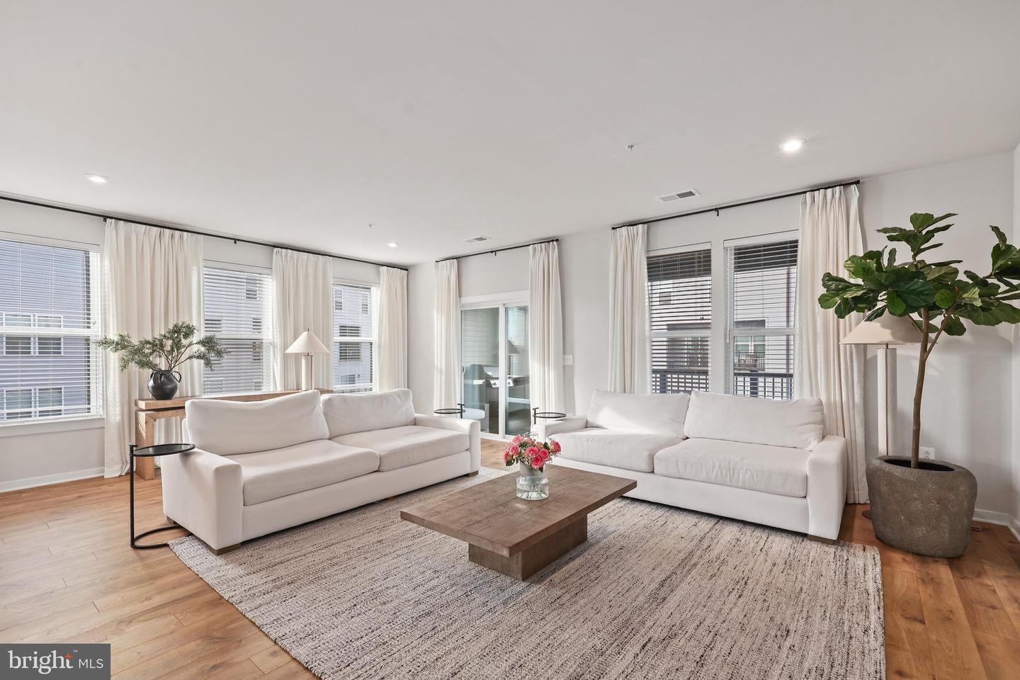 44483 WOLFHOUND SQ, ASHBURN, Virginia 20147, 3 Bedrooms Bedrooms, ,2 BathroomsBathrooms,Residential,For sale,44483 WOLFHOUND SQ,VALO2113688 MLS # VALO2113688