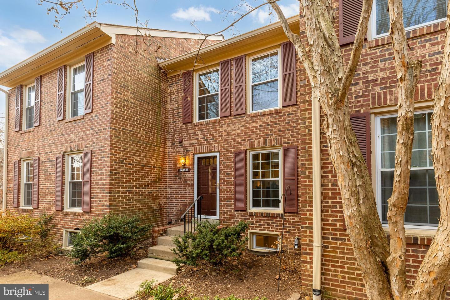 2446 S WALTER REED DR #B, ARLINGTON, Virginia 22206, 2 Bedrooms Bedrooms, 5 Rooms Rooms,2 BathroomsBathrooms,Residential,For sale,2446 S WALTER REED DR #B,VAAR2067590 MLS # VAAR2067590