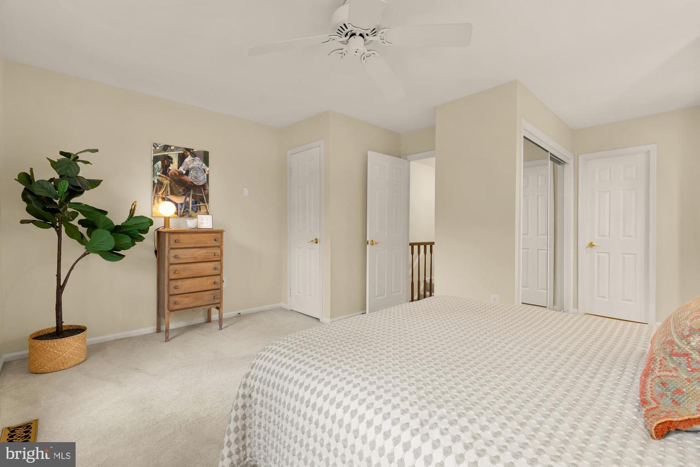 2446 S WALTER REED DR #B, ARLINGTON, Virginia 22206, 2 Bedrooms Bedrooms, 5 Rooms Rooms,2 BathroomsBathrooms,Residential,For sale,2446 S WALTER REED DR #B,VAAR2067590 MLS # VAAR2067590