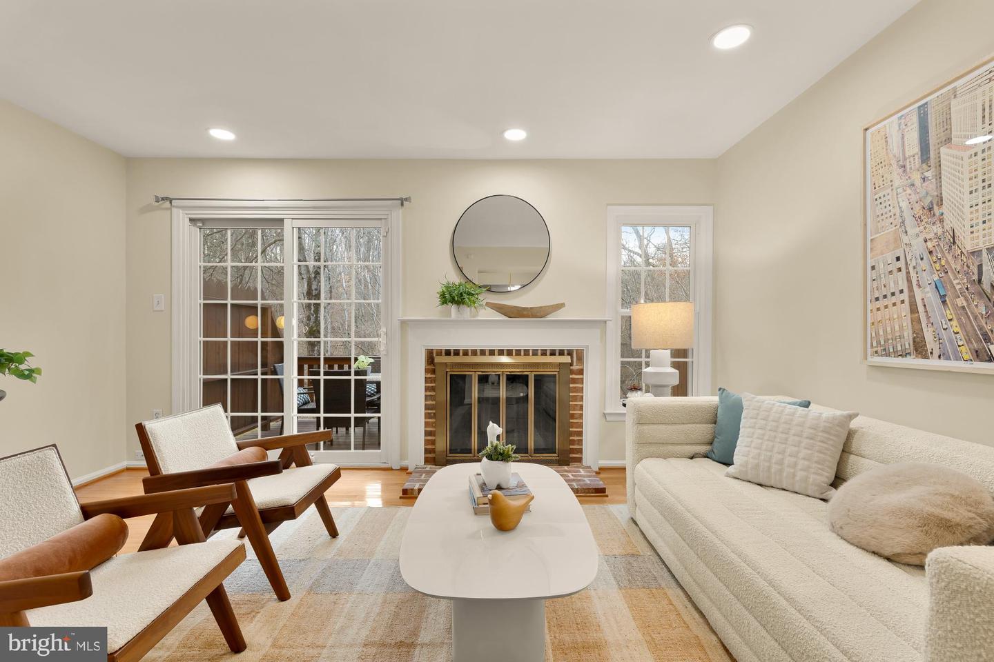 2446 S WALTER REED DR #B, ARLINGTON, Virginia 22206, 2 Bedrooms Bedrooms, 5 Rooms Rooms,2 BathroomsBathrooms,Residential,For sale,2446 S WALTER REED DR #B,VAAR2067590 MLS # VAAR2067590