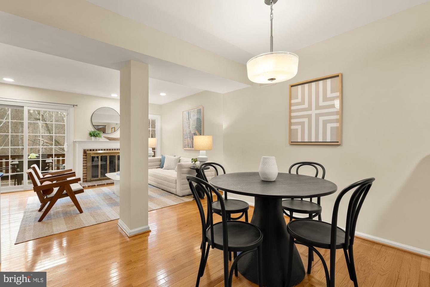 2446 S WALTER REED DR #B, ARLINGTON, Virginia 22206, 2 Bedrooms Bedrooms, 5 Rooms Rooms,2 BathroomsBathrooms,Residential,For sale,2446 S WALTER REED DR #B,VAAR2067590 MLS # VAAR2067590