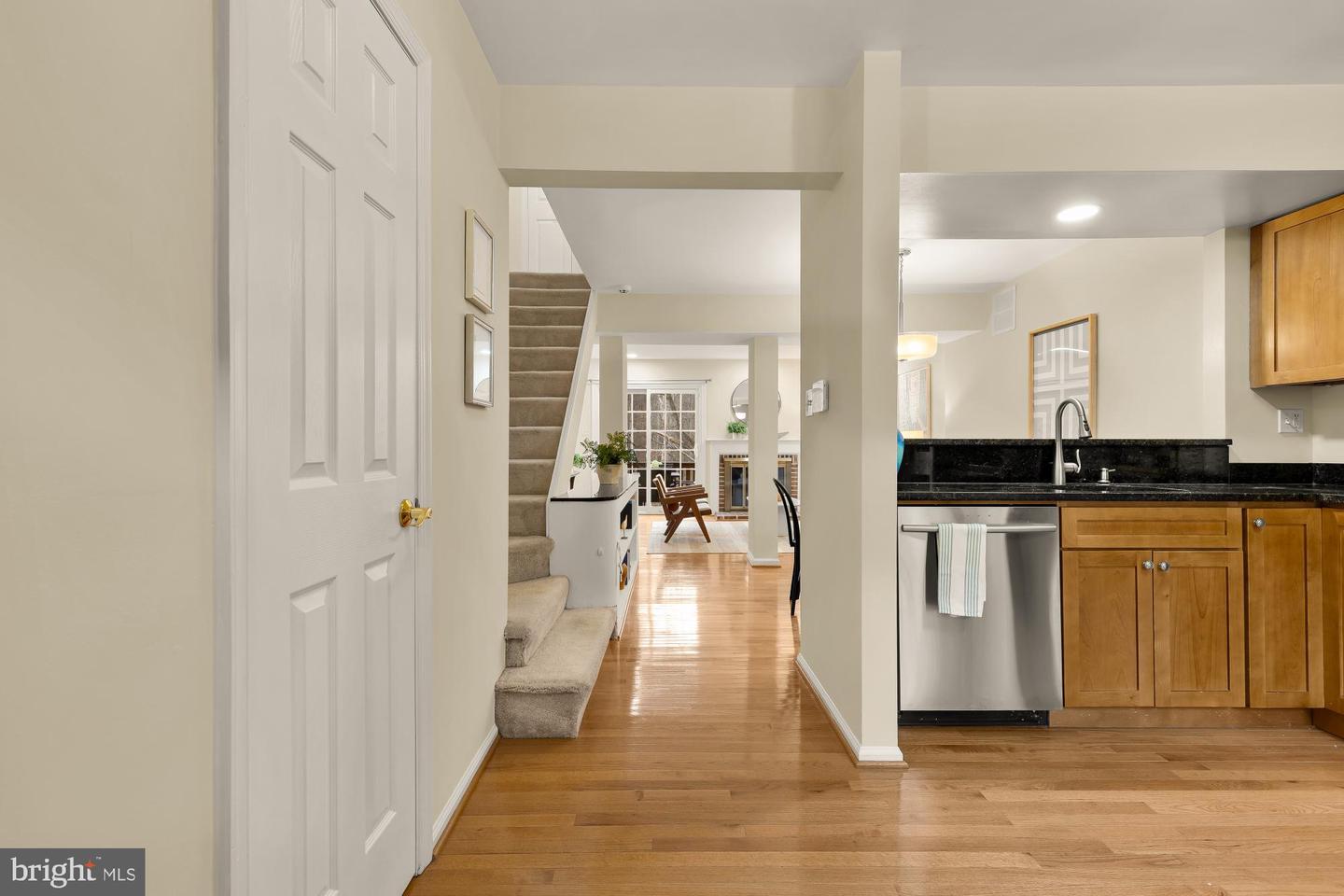 2446 S WALTER REED DR #B, ARLINGTON, Virginia 22206, 2 Bedrooms Bedrooms, 5 Rooms Rooms,2 BathroomsBathrooms,Residential,For sale,2446 S WALTER REED DR #B,VAAR2067590 MLS # VAAR2067590