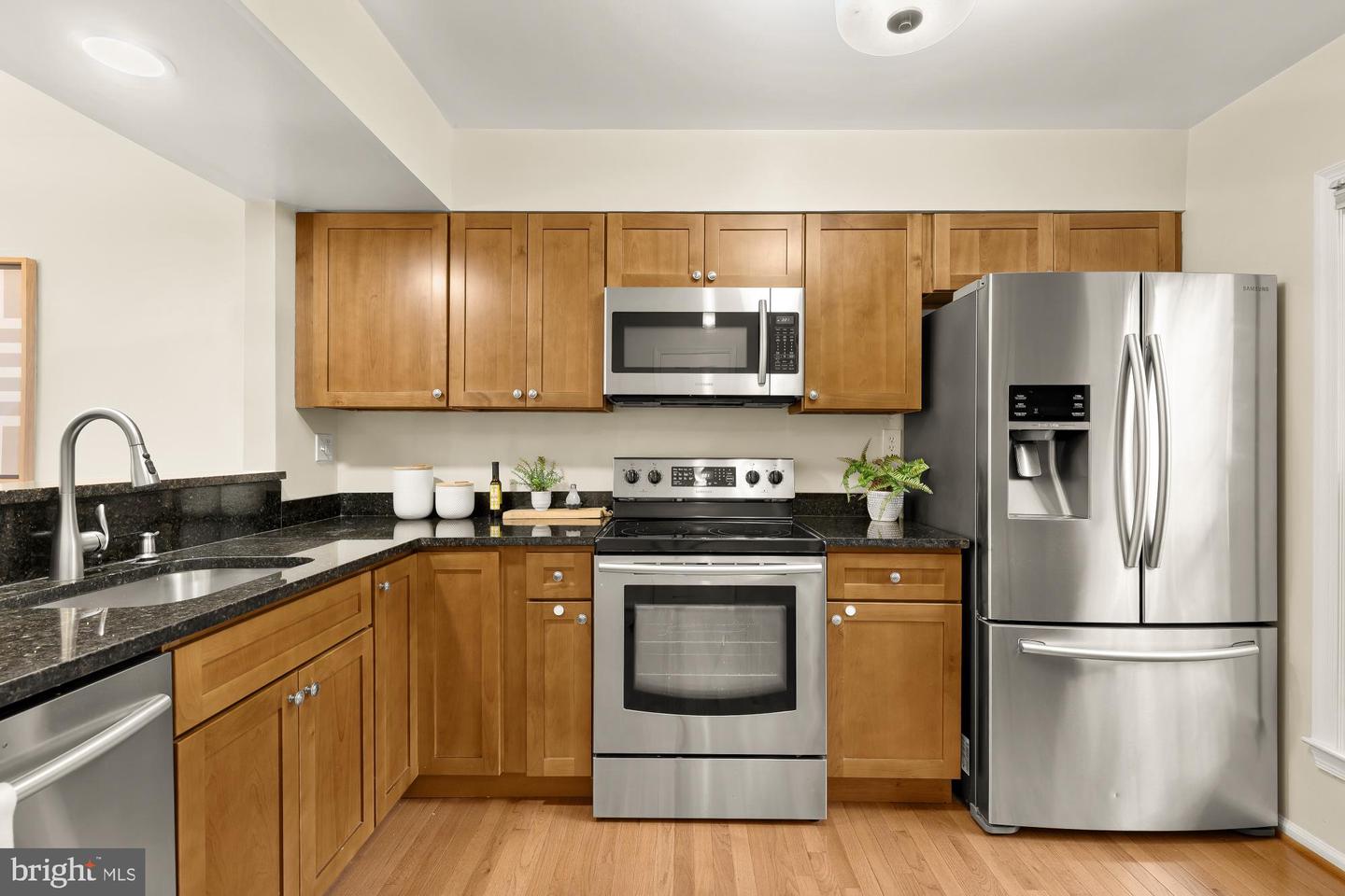 2446 S WALTER REED DR #B, ARLINGTON, Virginia 22206, 2 Bedrooms Bedrooms, 5 Rooms Rooms,2 BathroomsBathrooms,Residential,For sale,2446 S WALTER REED DR #B,VAAR2067590 MLS # VAAR2067590