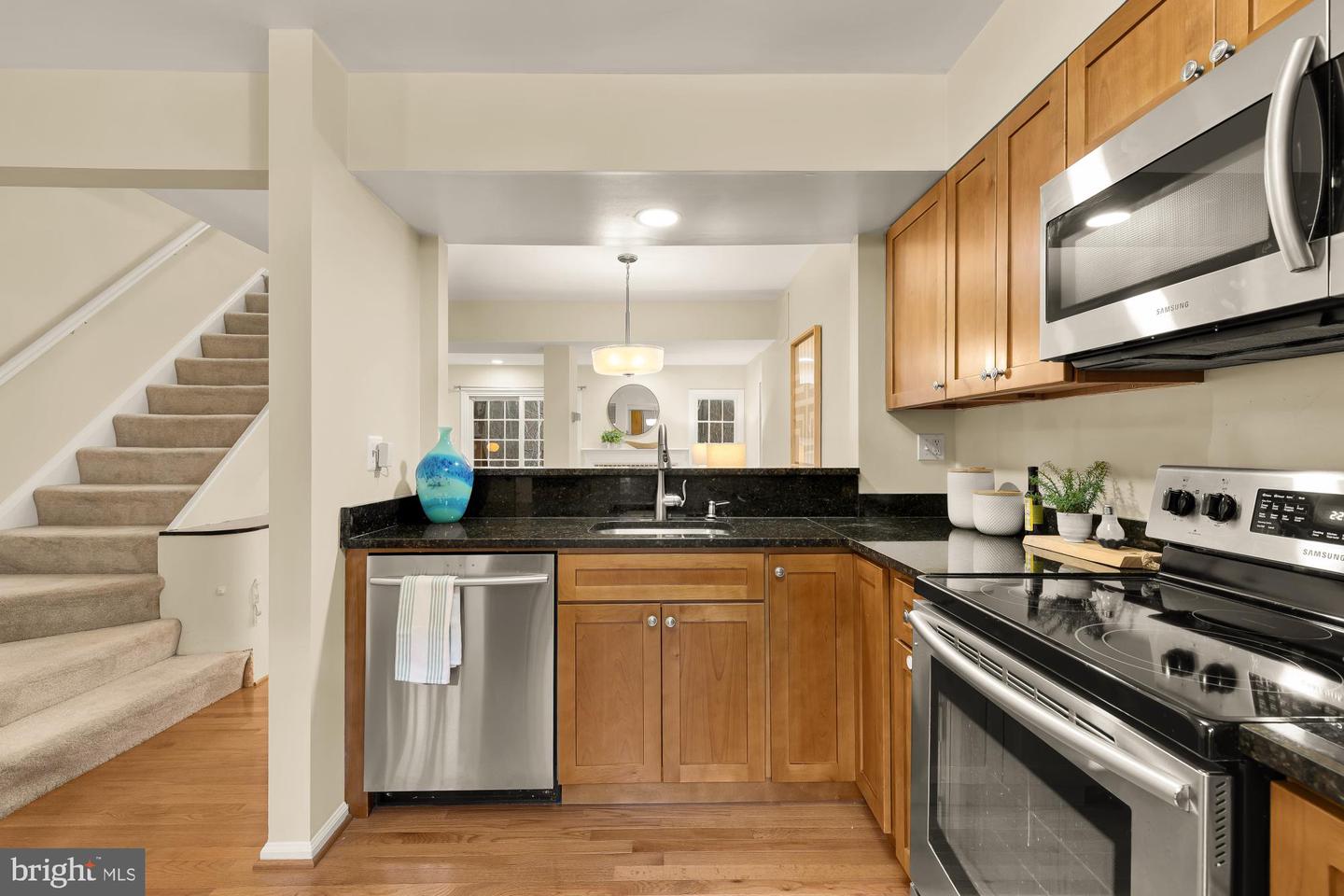 2446 S WALTER REED DR #B, ARLINGTON, Virginia 22206, 2 Bedrooms Bedrooms, 5 Rooms Rooms,2 BathroomsBathrooms,Residential,For sale,2446 S WALTER REED DR #B,VAAR2067590 MLS # VAAR2067590