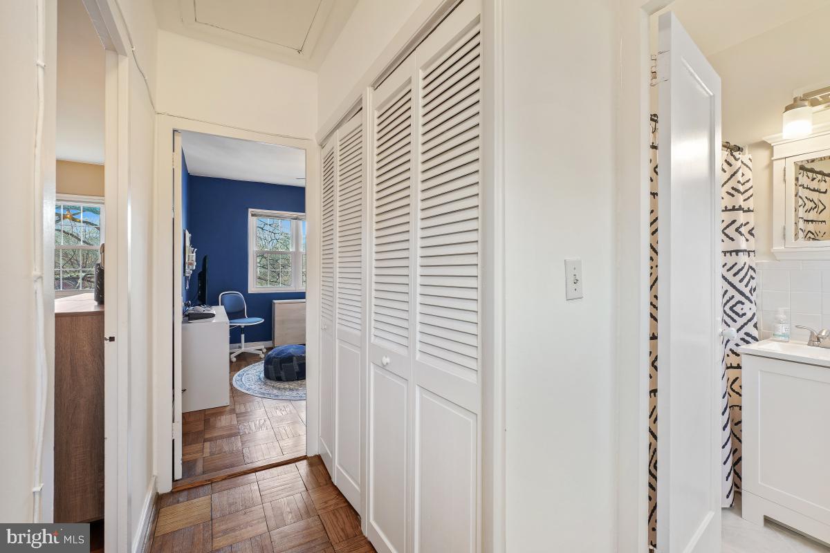 3219 VALLEY DR, ALEXANDRIA, Virginia 22302, 2 Bedrooms Bedrooms, ,1 BathroomBathrooms,Residential,For sale,3219 VALLEY DR,VAAX2053020 MLS # VAAX2053020 3219 VALLEY DR, ALEXANDRIA, Virginia 22302, 2 Bedrooms Bedrooms, ,1 BathroomBathrooms,Residential,For sale,3219 VALLEY DR,VAAX2053020 MLS # VAAX2053020