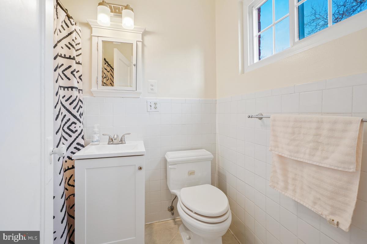 3219 VALLEY DR, ALEXANDRIA, Virginia 22302, 2 Bedrooms Bedrooms, ,1 BathroomBathrooms,Residential,For sale,3219 VALLEY DR,VAAX2053020 MLS # VAAX2053020 3219 VALLEY DR, ALEXANDRIA, Virginia 22302, 2 Bedrooms Bedrooms, ,1 BathroomBathrooms,Residential,For sale,3219 VALLEY DR,VAAX2053020 MLS # VAAX2053020