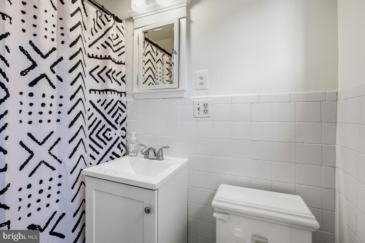 3219 VALLEY DR, ALEXANDRIA, Virginia 22302, 2 Bedrooms Bedrooms, ,1 BathroomBathrooms,Residential,For sale,3219 VALLEY DR,VAAX2053020 MLS # VAAX2053020 3219 VALLEY DR, ALEXANDRIA, Virginia 22302, 2 Bedrooms Bedrooms, ,1 BathroomBathrooms,Residential,For sale,3219 VALLEY DR,VAAX2053020 MLS # VAAX2053020