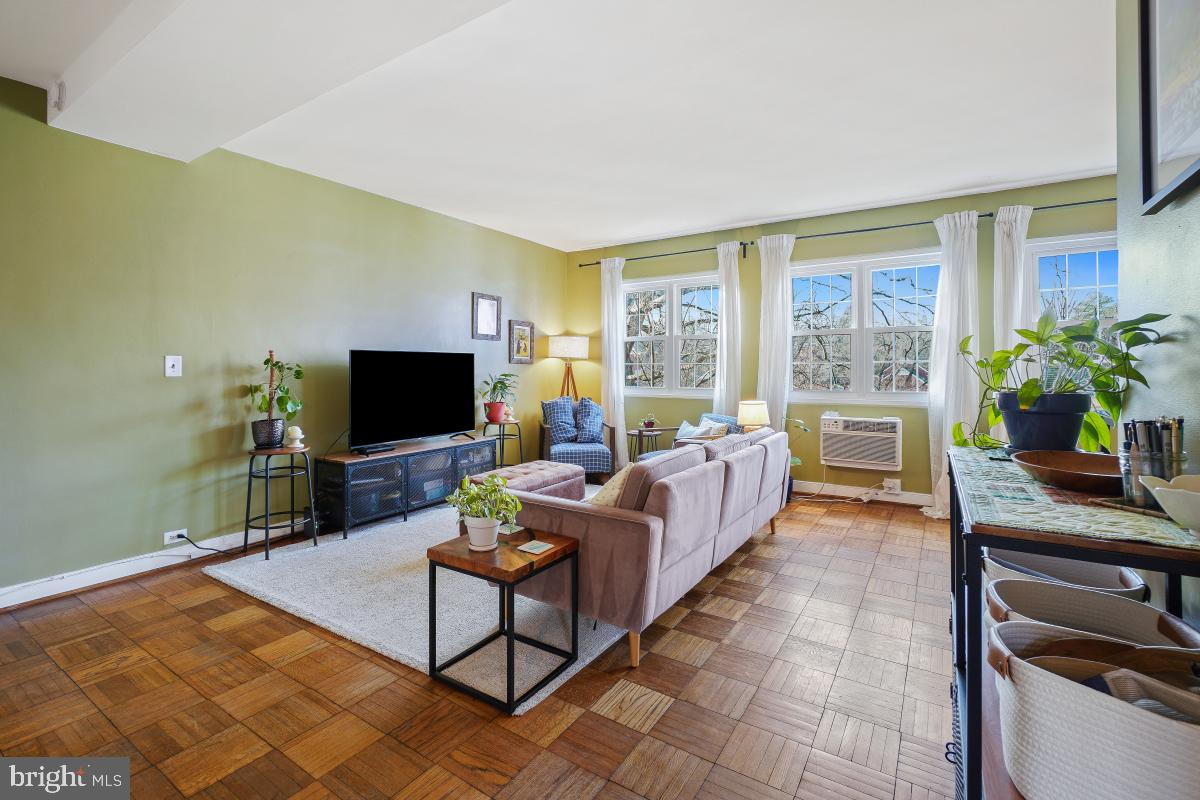 3219 VALLEY DR, ALEXANDRIA, Virginia 22302, 2 Bedrooms Bedrooms, ,1 BathroomBathrooms,Residential,For sale,3219 VALLEY DR,VAAX2053020 MLS # VAAX2053020 3219 VALLEY DR, ALEXANDRIA, Virginia 22302, 2 Bedrooms Bedrooms, ,1 BathroomBathrooms,Residential,For sale,3219 VALLEY DR,VAAX2053020 MLS # VAAX2053020