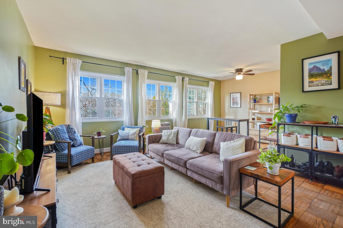 3219 VALLEY DR, ALEXANDRIA, Virginia 22302, 2 Bedrooms Bedrooms, ,1 BathroomBathrooms,Residential,For sale,3219 VALLEY DR,VAAX2053020 MLS # VAAX2053020 3219 VALLEY DR, ALEXANDRIA, Virginia 22302, 2 Bedrooms Bedrooms, ,1 BathroomBathrooms,Residential,For sale,3219 VALLEY DR,VAAX2053020 MLS # VAAX2053020