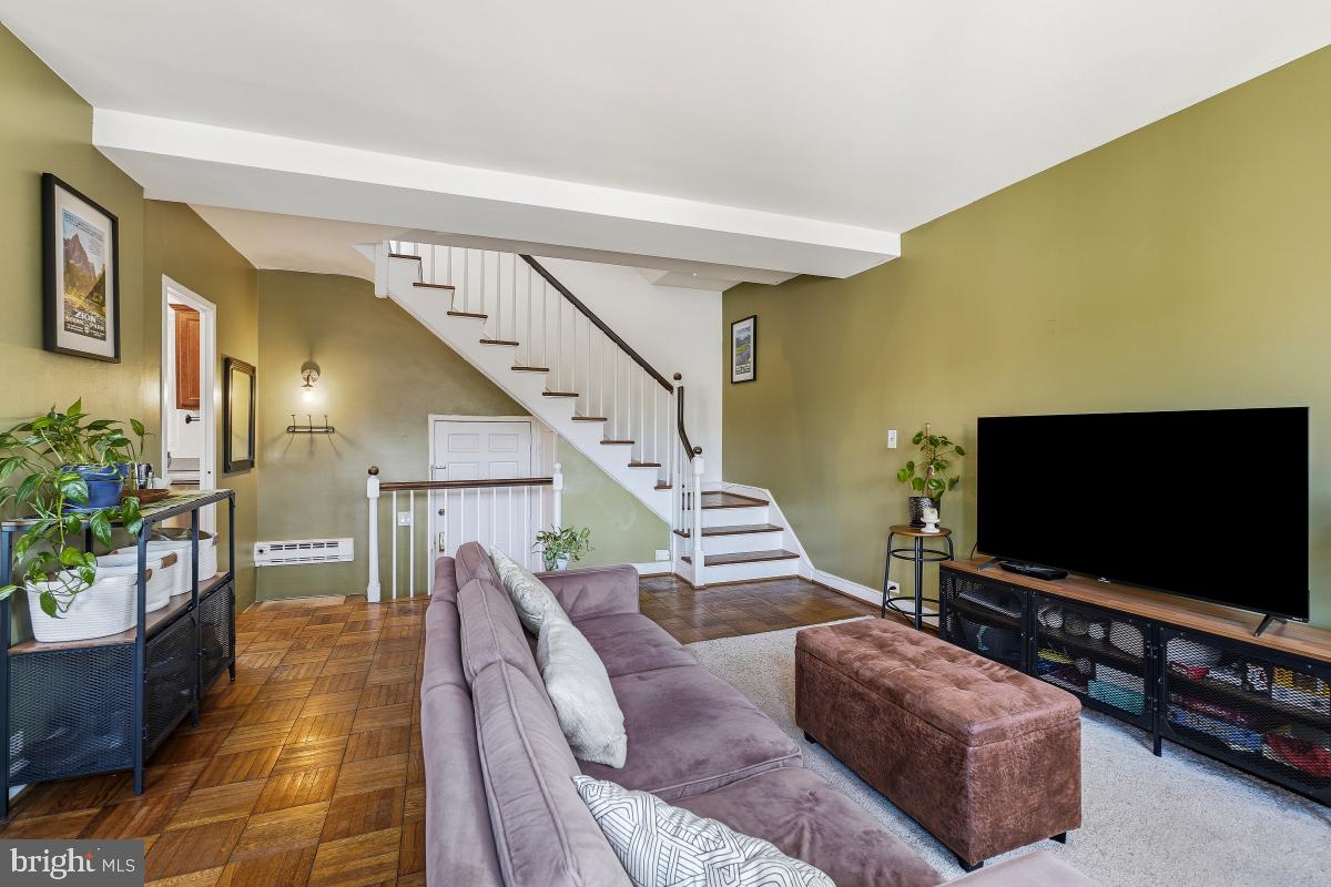 3219 VALLEY DR, ALEXANDRIA, Virginia 22302, 2 Bedrooms Bedrooms, ,1 BathroomBathrooms,Residential,For sale,3219 VALLEY DR,VAAX2053020 MLS # VAAX2053020 3219 VALLEY DR, ALEXANDRIA, Virginia 22302, 2 Bedrooms Bedrooms, ,1 BathroomBathrooms,Residential,For sale,3219 VALLEY DR,VAAX2053020 MLS # VAAX2053020