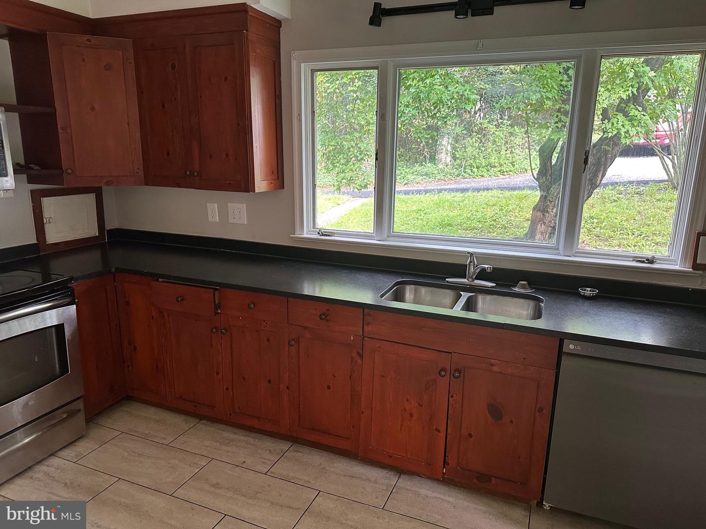 769 S WATER ST, WOODSTOCK, Virginia 22664, 4 Bedrooms Bedrooms, ,2 BathroomsBathrooms,Residential,For sale,769 S WATER ST,VASH2013334 MLS # VASH2013334