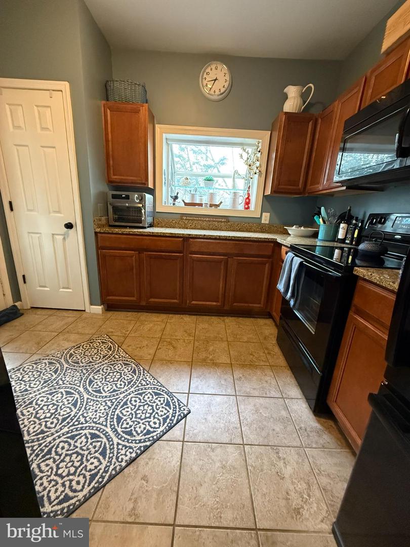 660 GATEWAY DR SE #111, LEESBURG, Virginia 20175, 3 Bedrooms Bedrooms, 5 Rooms Rooms,2 BathroomsBathrooms,Residential,For sale,660 GATEWAY DR SE #111,VALO2113718 MLS # VALO2113718