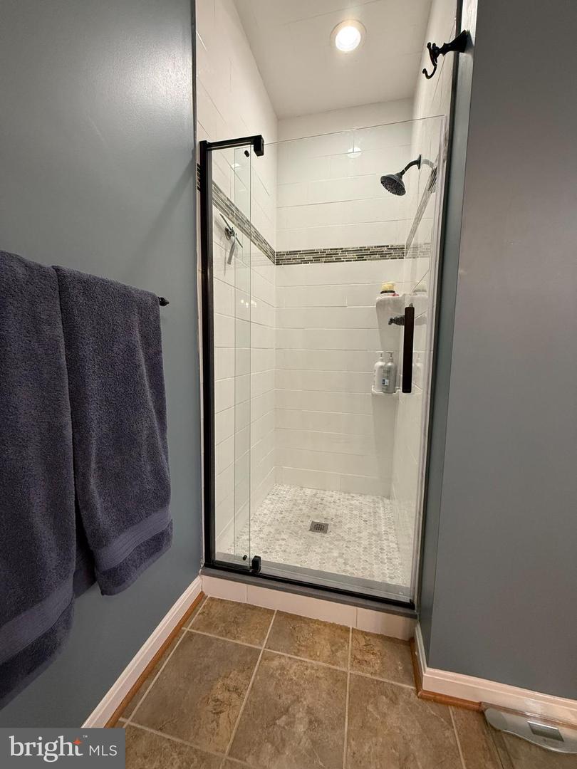 660 GATEWAY DR SE #111, LEESBURG, Virginia 20175, 3 Bedrooms Bedrooms, 5 Rooms Rooms,2 BathroomsBathrooms,Residential,For sale,660 GATEWAY DR SE #111,VALO2113718 MLS # VALO2113718