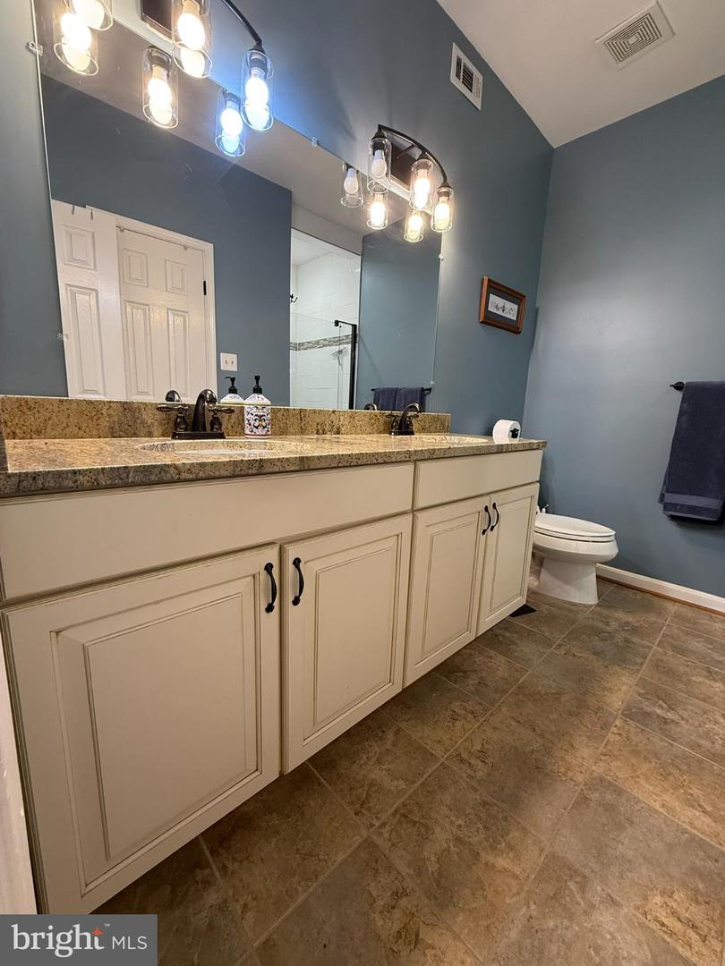 660 GATEWAY DR SE #111, LEESBURG, Virginia 20175, 3 Bedrooms Bedrooms, 5 Rooms Rooms,2 BathroomsBathrooms,Residential,For sale,660 GATEWAY DR SE #111,VALO2113718 MLS # VALO2113718