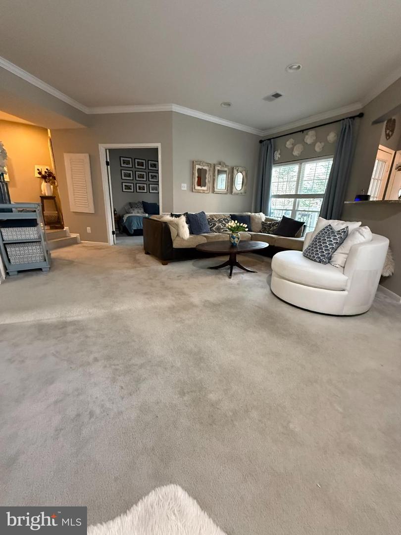 660 GATEWAY DR SE #111, LEESBURG, Virginia 20175, 3 Bedrooms Bedrooms, 5 Rooms Rooms,2 BathroomsBathrooms,Residential,For sale,660 GATEWAY DR SE #111,VALO2113718 MLS # VALO2113718