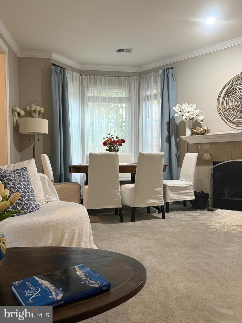 660 GATEWAY DR SE #111, LEESBURG, Virginia 20175, 3 Bedrooms Bedrooms, 5 Rooms Rooms,2 BathroomsBathrooms,Residential,For sale,660 GATEWAY DR SE #111,VALO2113718 MLS # VALO2113718