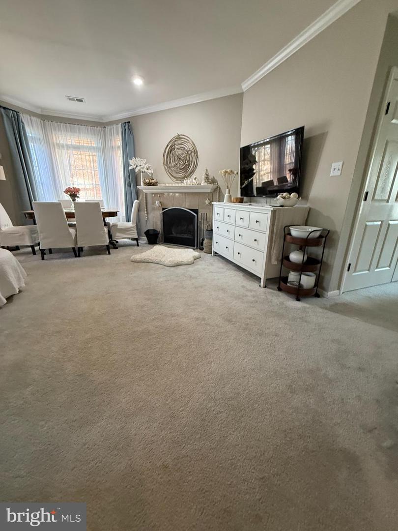 660 GATEWAY DR SE #111, LEESBURG, Virginia 20175, 3 Bedrooms Bedrooms, 5 Rooms Rooms,2 BathroomsBathrooms,Residential,For sale,660 GATEWAY DR SE #111,VALO2113718 MLS # VALO2113718