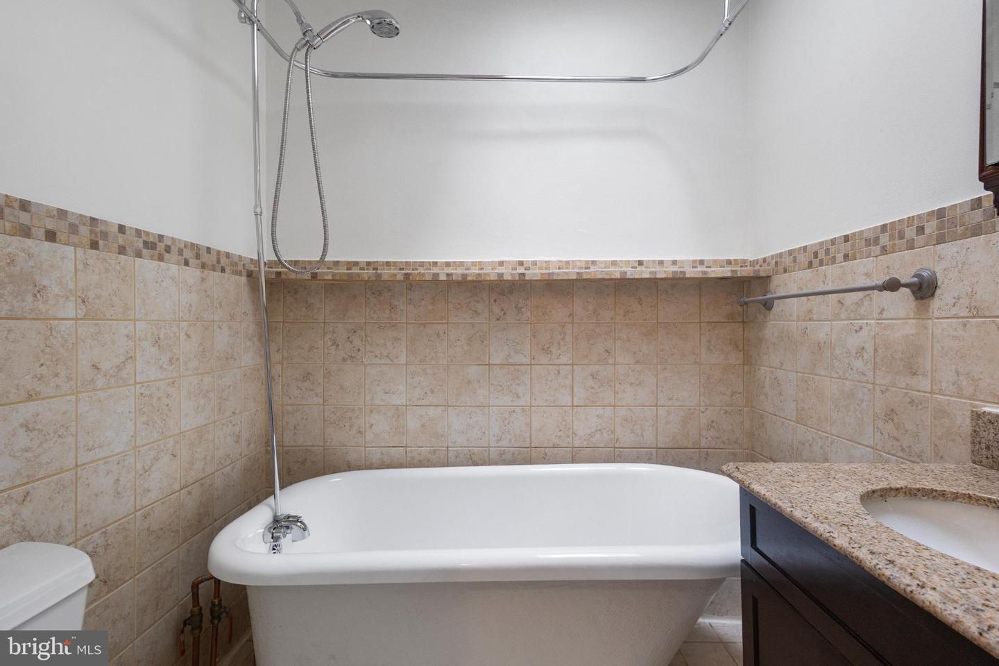 1841 L ST NE, WASHINGTON, District Of Columbia 20002, 2 Bedrooms Bedrooms, 7 Rooms Rooms,1 BathroomBathrooms,Residential,For sale,1841 L ST NE,DCDC2240732 MLS # DCDC2240732