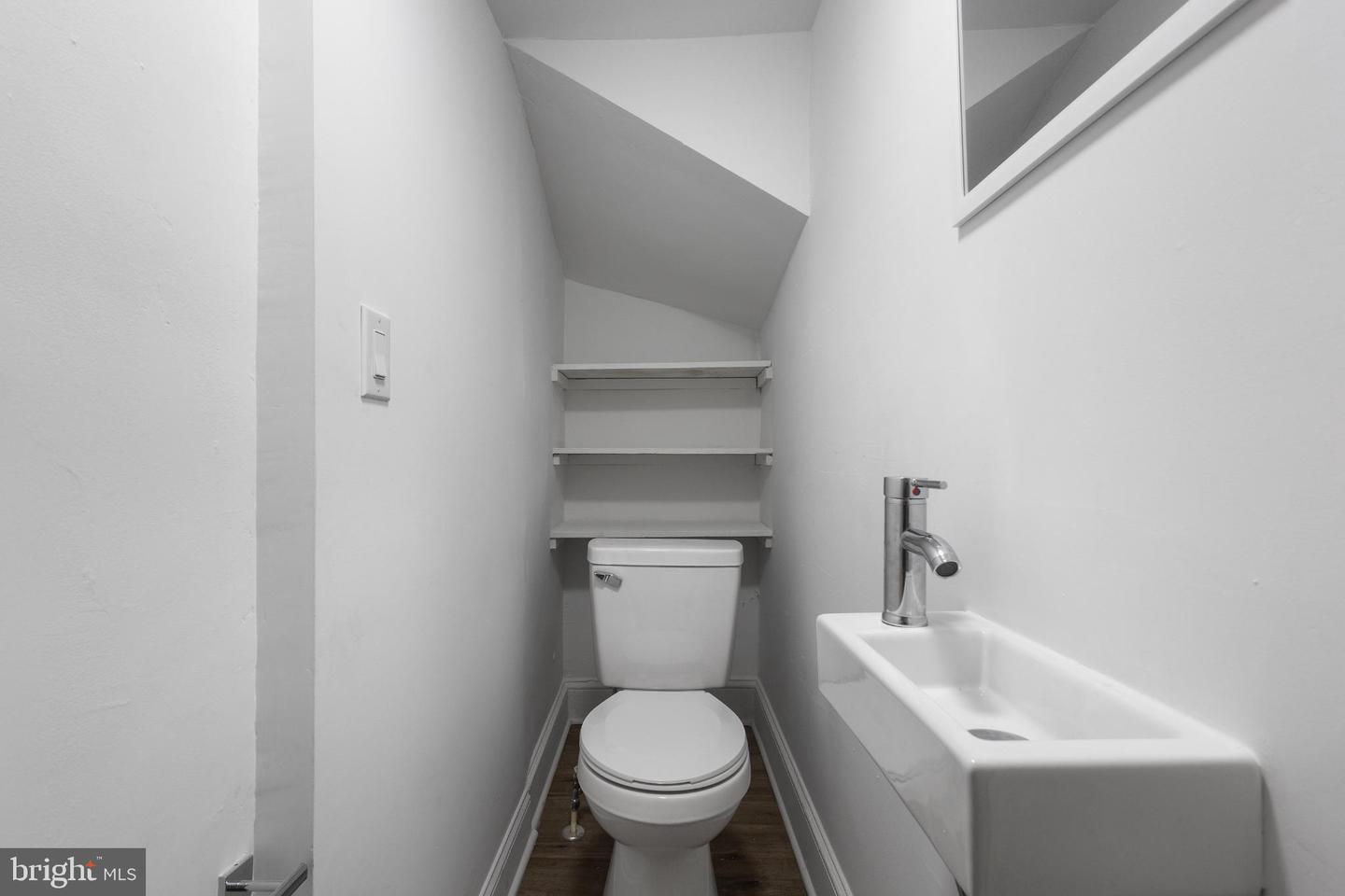 1841 L ST NE, WASHINGTON, District Of Columbia 20002, 2 Bedrooms Bedrooms, 7 Rooms Rooms,1 BathroomBathrooms,Residential,For sale,1841 L ST NE,DCDC2240732 MLS # DCDC2240732