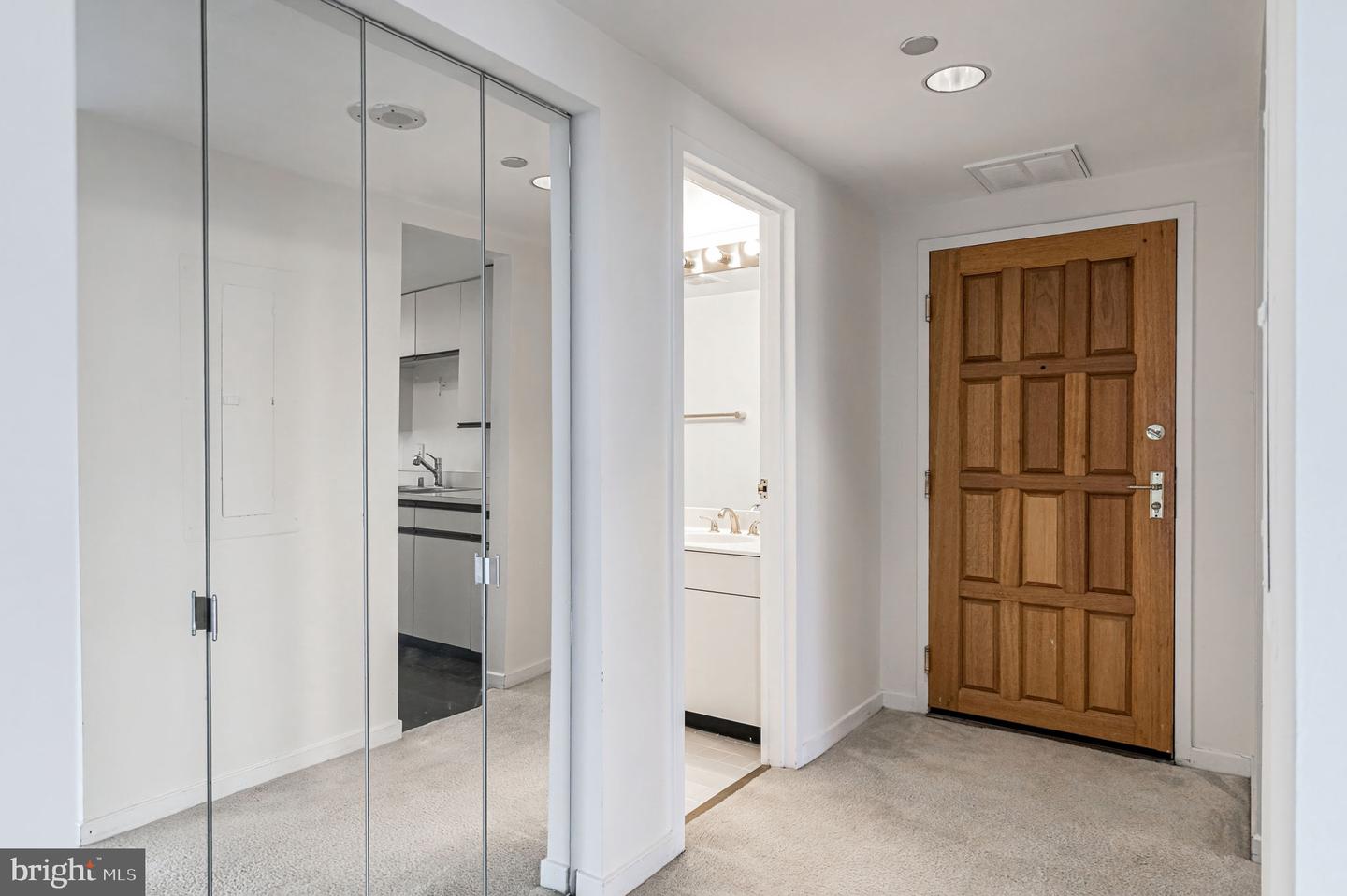 1530 KEY BLVD #514, ARLINGTON, Virginia 22209, 1 Bedroom Bedrooms, ,1 BathroomBathrooms,Residential,For sale,1530 KEY BLVD #514,VAAR2067610 MLS # VAAR2067610