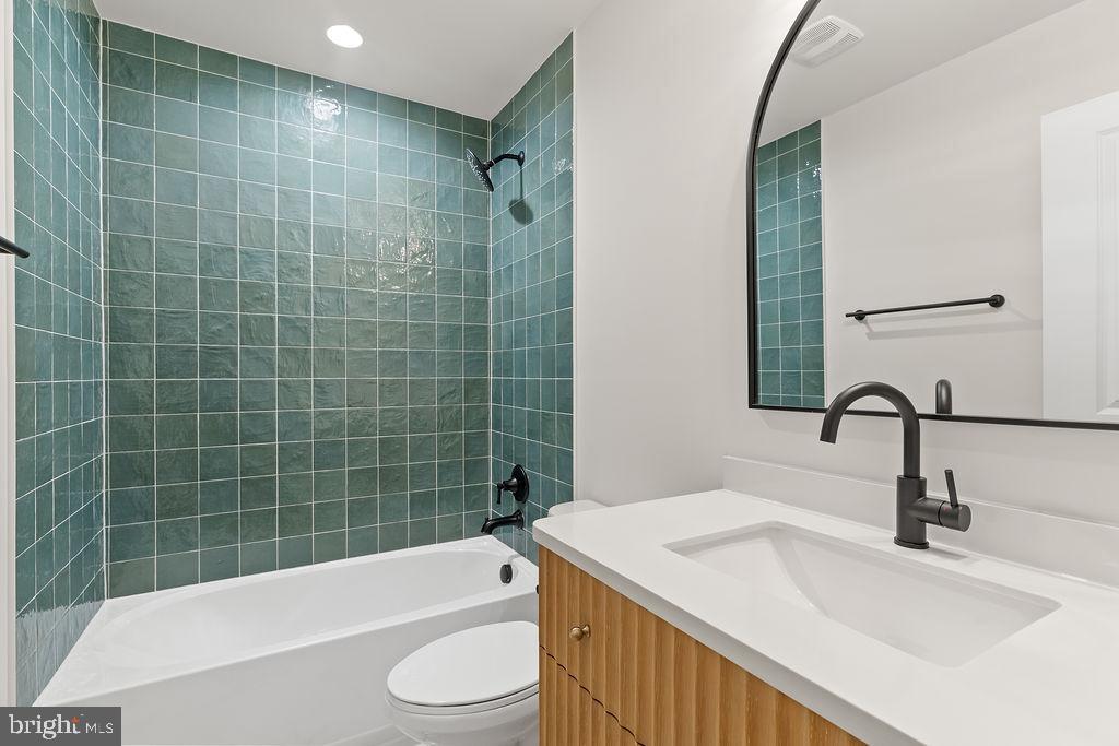 15351 RIDGE RD, GORDONSVILLE, Virginia 22942, 5 Bedrooms Bedrooms, ,3 BathroomsBathrooms,Residential,For sale,15351 RIDGE RD,VAOR2013096 MLS # VAOR2013096