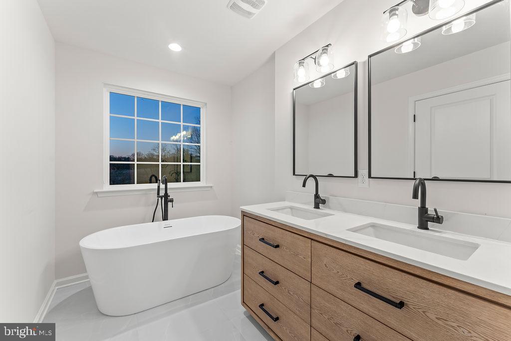 15351 RIDGE RD, GORDONSVILLE, Virginia 22942, 5 Bedrooms Bedrooms, ,3 BathroomsBathrooms,Residential,For sale,15351 RIDGE RD,VAOR2013096 MLS # VAOR2013096